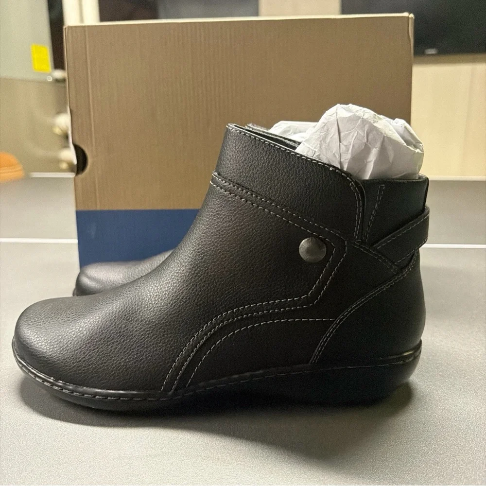 Clarks‎ Ashland Mabel Women's Boot Sz 8.5 Brand New With Box